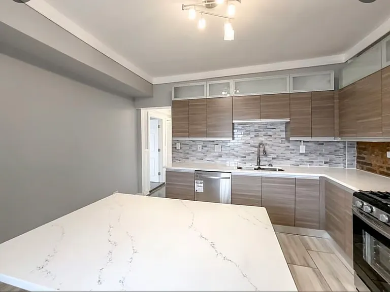 6500 S Rhodes Ave #2 — Photo 3