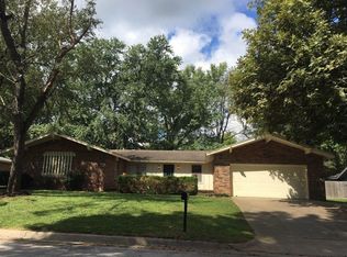 928 S 27th St, Rogers, AR 72758