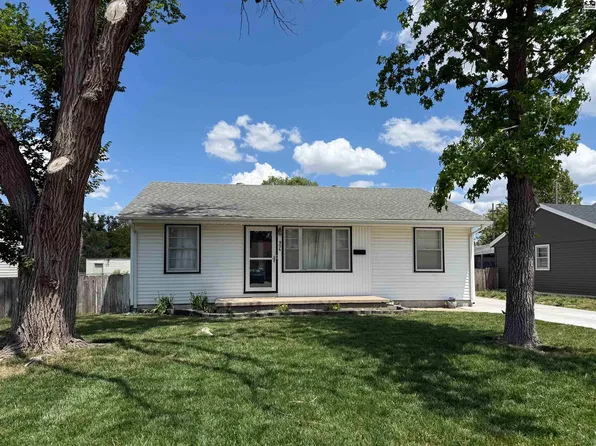 904 W 20th Ave, Hutchinson, KS 67502