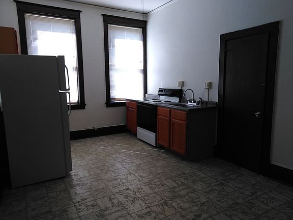2nd image of 302 Shelden Ave #4