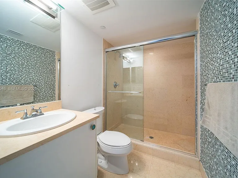 19900 E Country Club Dr #610 — Photo 22