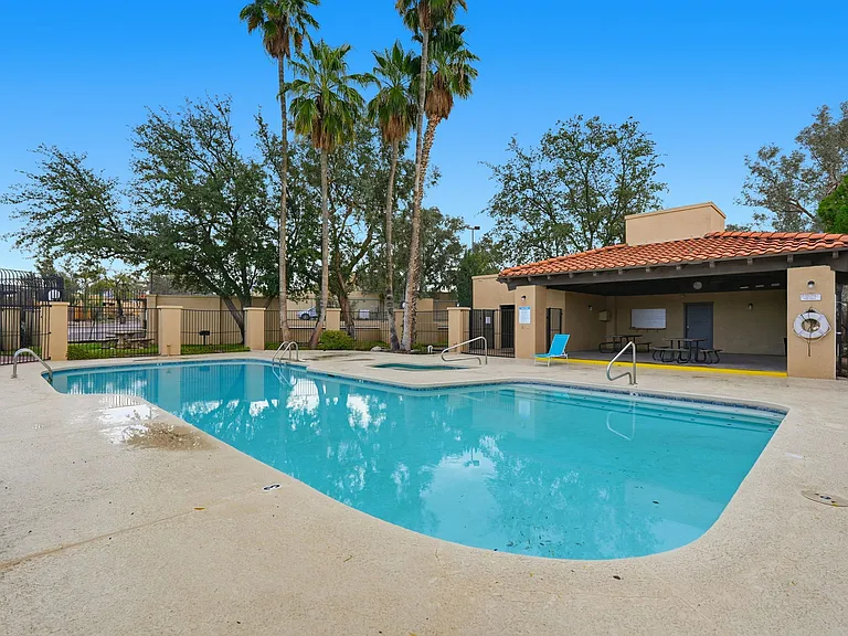 4304 W Pyracantha Dr — Photo 31