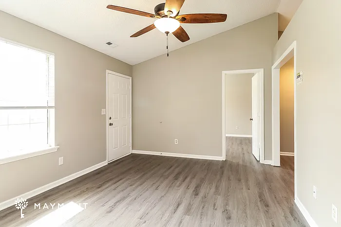 3 bed, 2.0 bath, 1008 sqft, $1,695 — Photo 3