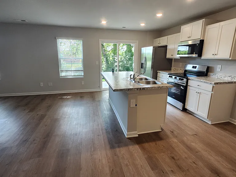 4155 Hudson Rd — Photo 9