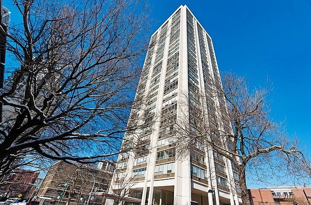 1st image of 70 W Burton Pl APT 1605F