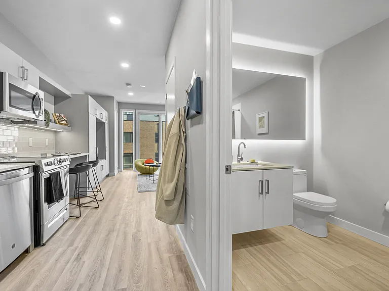 Edgewater Apartments — Photo 12
