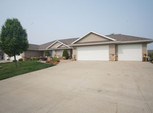 5024 Mercedes Bnd, Waterloo, IA 50701