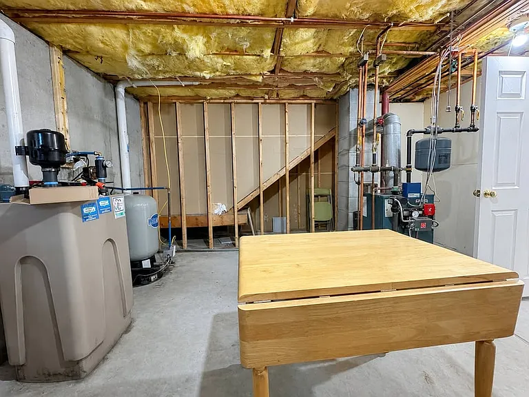 129 Lawrence Rd — Photo 16