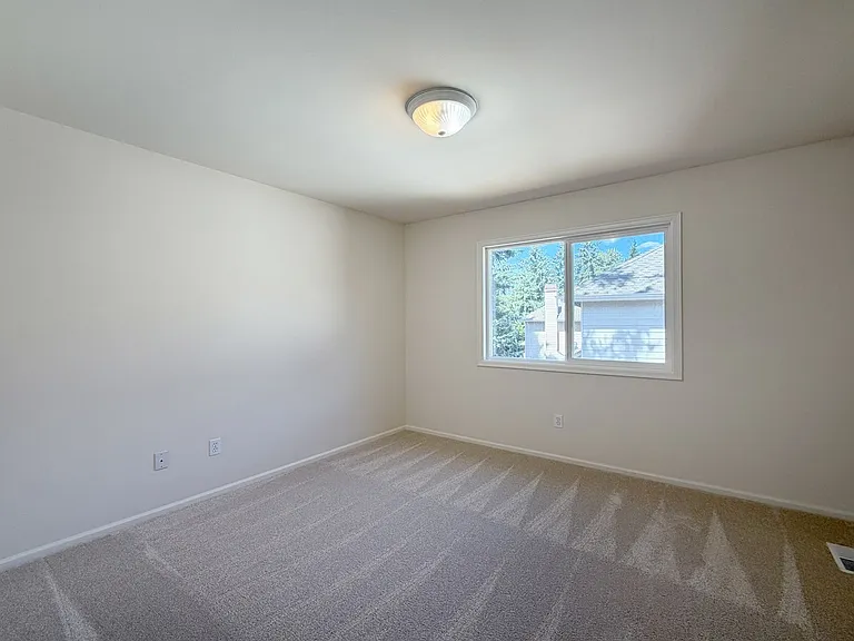 9637 173rd Pl NE — Photo 29