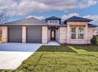 1060 N Cardinal Rd, Azle, TX 76020