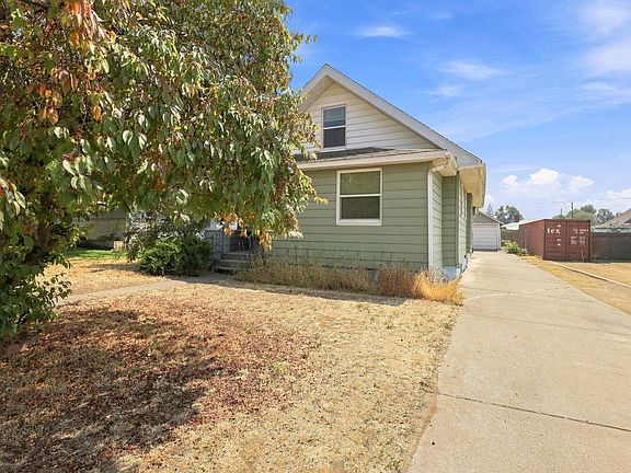 3rd image of 2608 E Rowan Ave