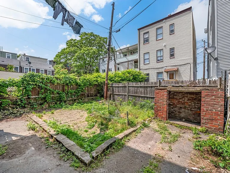 356 Princeton St #2 — Photo 31
