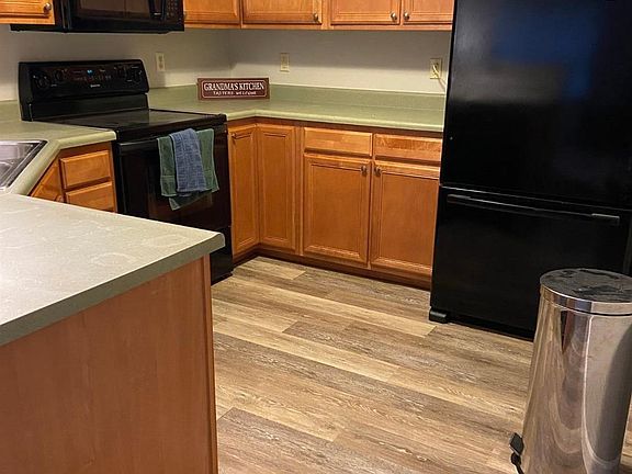 2nd image of 3663 Chestnut Park Ln #1