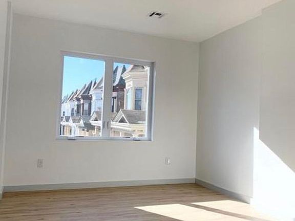 4th image of 195 Lincoln Ave #301