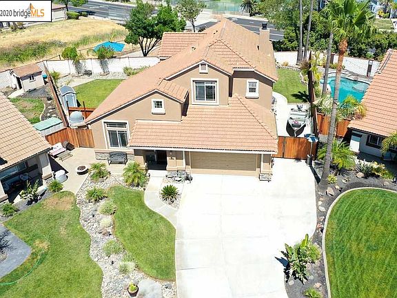 2nd image of 4380 Cove Ln