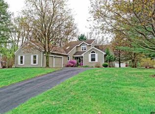 302 Highgate Dr, Slingerlands, NY 12159