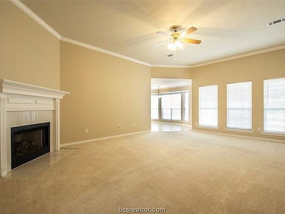 4th image of 1308 Baywood Ln