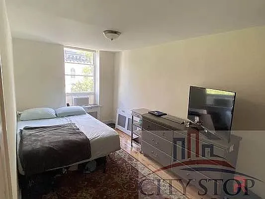 Rented by City Stop Realty | media 24