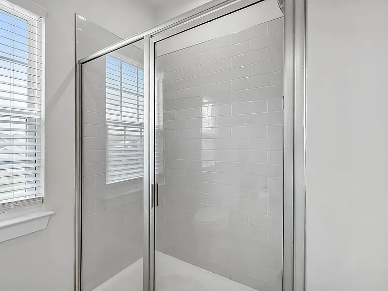 4001 Oglethorpe Dr — Photo 12