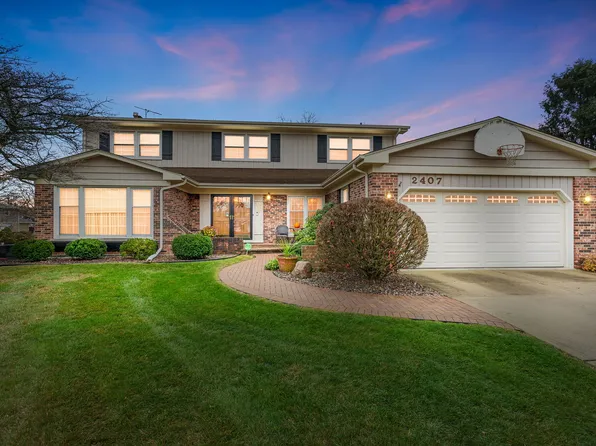 2407 N Hickory Ln, Arlington Heights, IL 60004