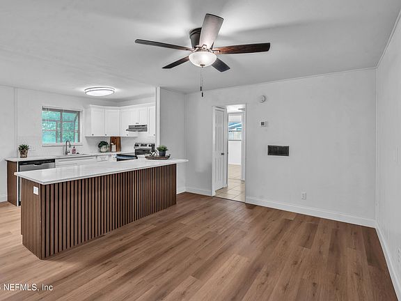 4th image of 7420 STONEHURST Road S