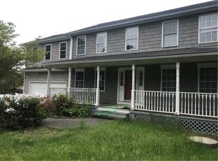 203 Wildflower Dr, Cranston, RI 02921