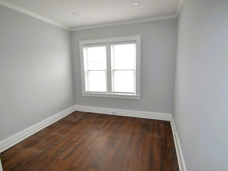 56 Hobart Pl #5 — Photo 5