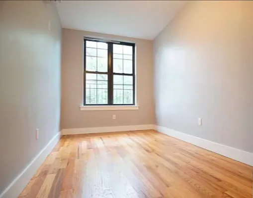 Rented by Greenrock Management | media 17