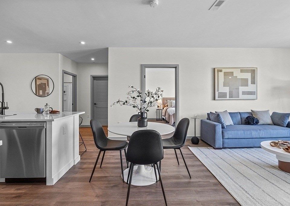 1st image of 203 Lowell St #204