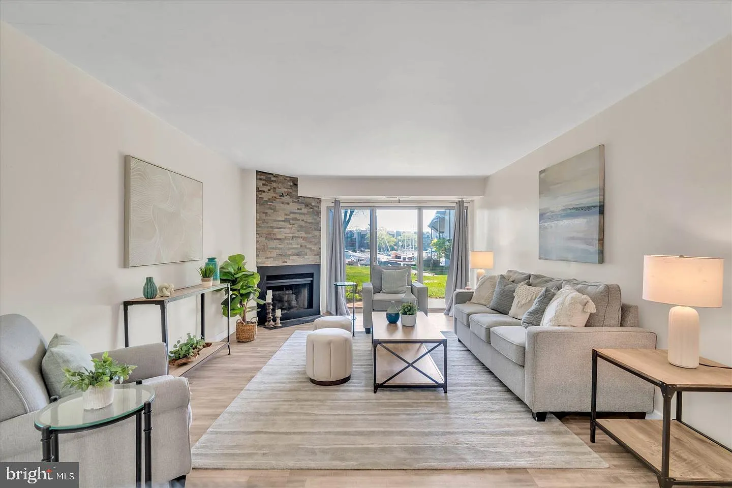 1 bed, 1.5 bath, 1000 sqft, $3,200 — Photo 1