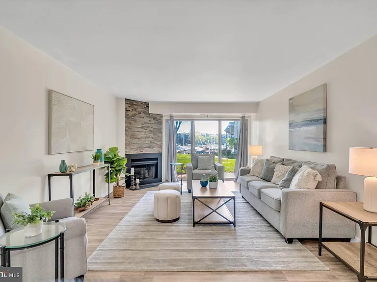 7036 Harbour Village Ct #T1 — Photo 1