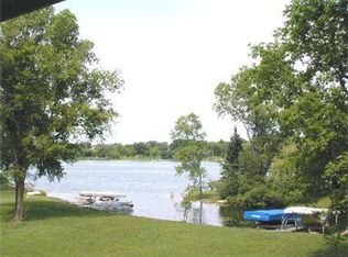 11422 Marl Harbor Dr, Fenton, MI 48430