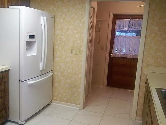 3rd image of 3419 Cindy Ln