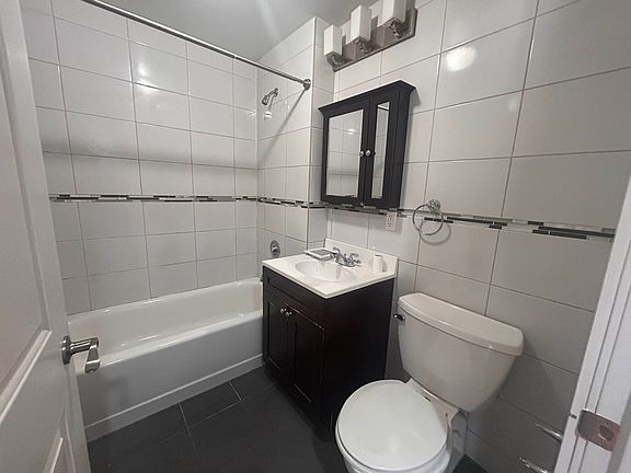 5th image of 14-34 31st Ave #2C