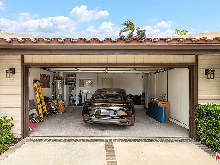 2528 Angelo Dr — Photo 20