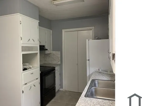 4895 Belmont St, Beaumont, TX 77707