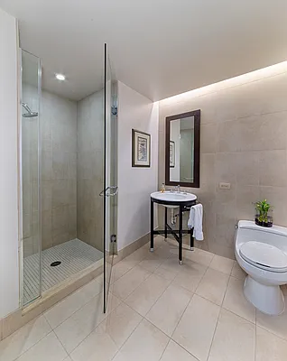 Rented by Isen & Company : Real Estate Advisors | media 9