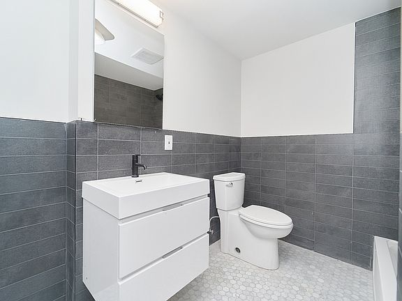 5th image of 164 Court St #3A