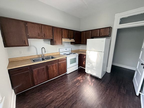 3rd image of 3030 Grove Ave APT 3