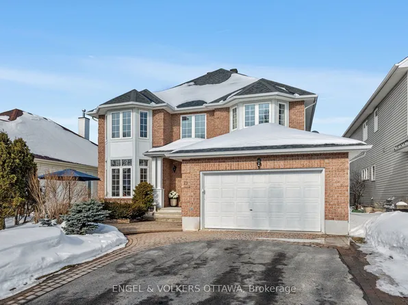 19 Black Tern Cres, Ottawa, ON K2M 2Z4