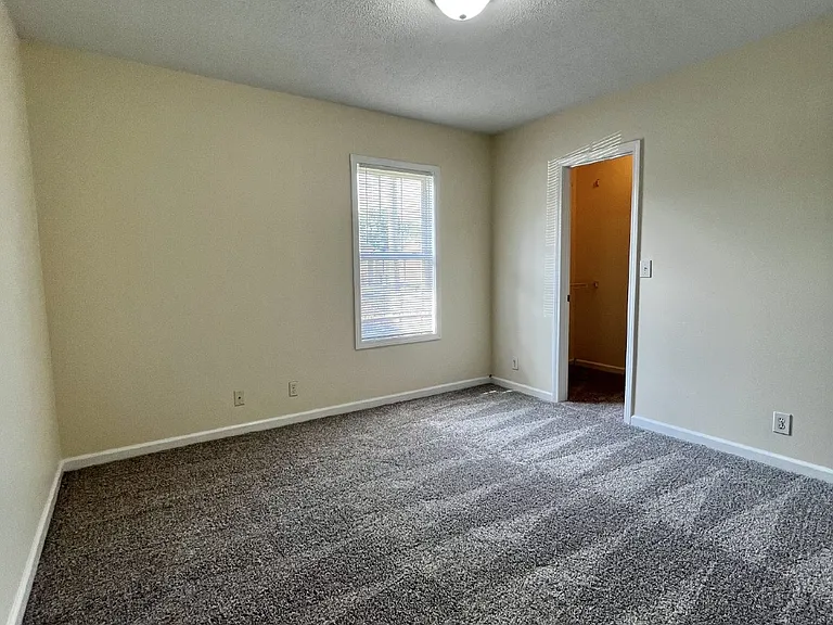 1118 Keith Ave — Photo 12