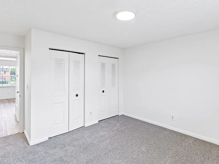 Foreman Apartments — Photo 9