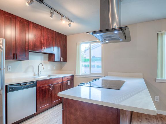 3rd image of 416 101st Ave SE #P