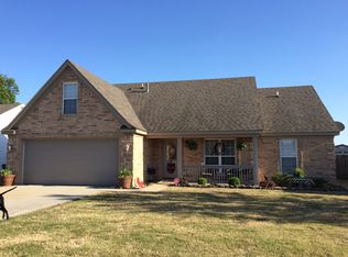 5220 Deerfield Dr, Jonesboro, AR 72404