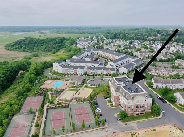 6304 Fernandez Ct #611, Parlin, NJ 08859