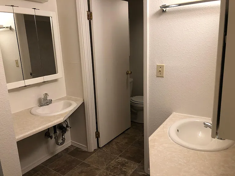 500 NE Maiden Ln #11 — Photo 8