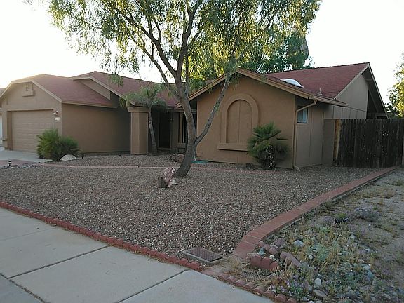 3rd image of 1580 W Canyon Shadows Ln