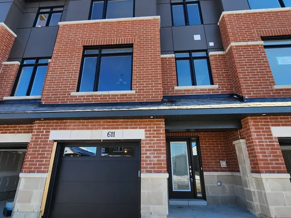 611 Knotridge St #1, Ottawa, ON K1W 0M3