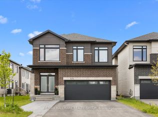 525 Tahoe Hts #B, Ottawa, ON K1T0W1