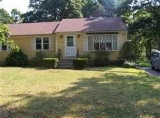 12 W Pond Rd, Plymouth, MA 02360